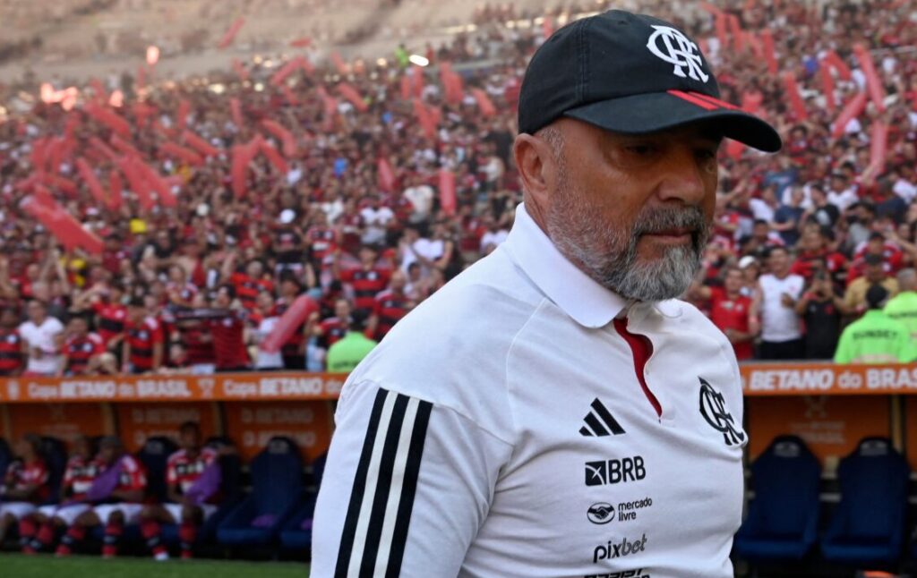 'Cai no mesmo dia': Flamengo coloca prazo para demissão de Sampaoli