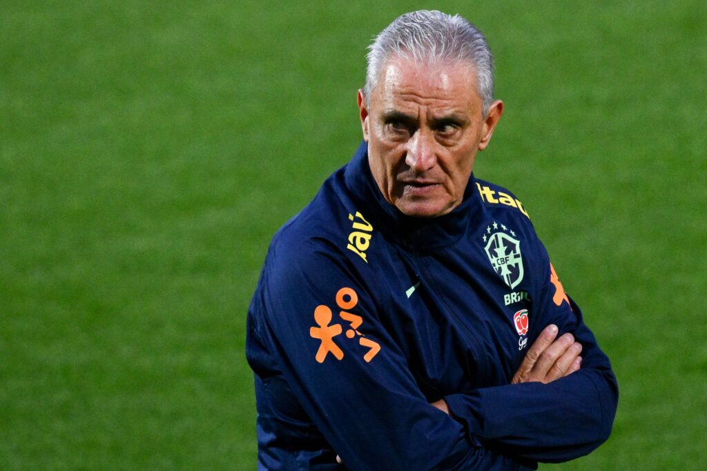 Tite em treino da Seleção Brasileira; Técnico será acompanhado de perto por Marcos Braz e Bruno Spindel no Flamengo