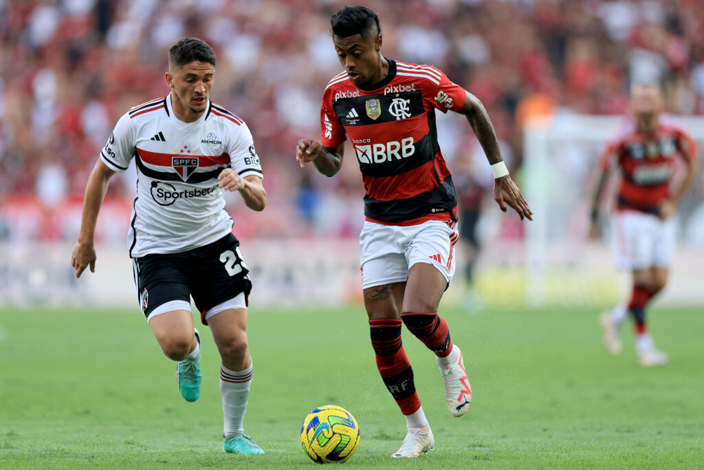Neste domingo (17), o Flamengo recebeu o São Paulo no Maracanã pelo jogo de ida da final da Copa do Brasil
