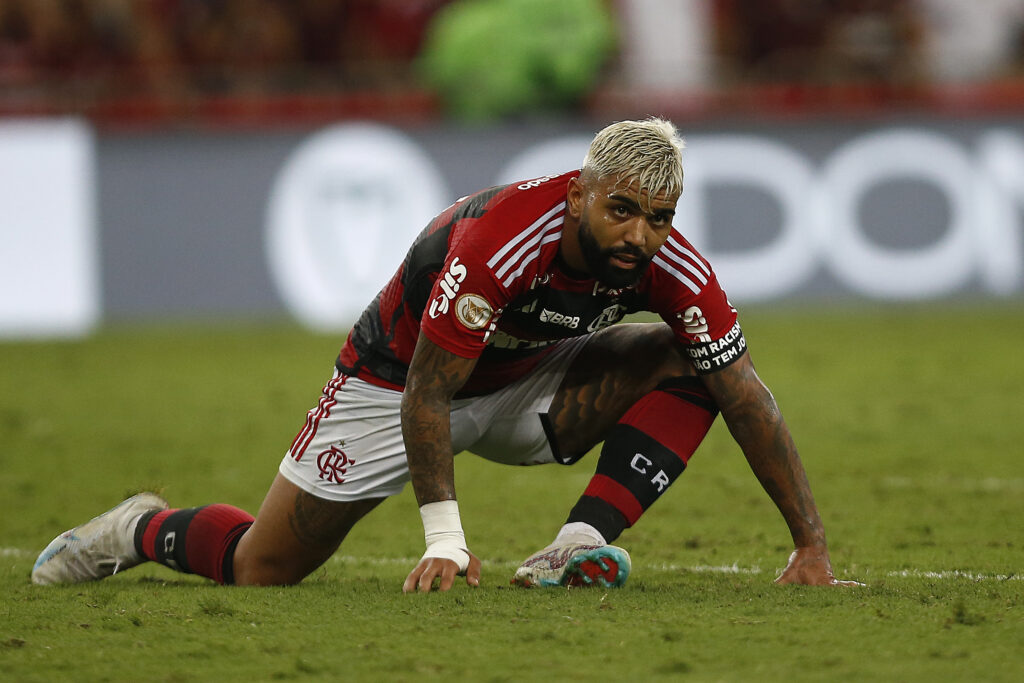 Sendo criticado constantemente pela torcida, Gabigol reposta publicação de autoanálise sobre temporada atípica pelo Flamengo