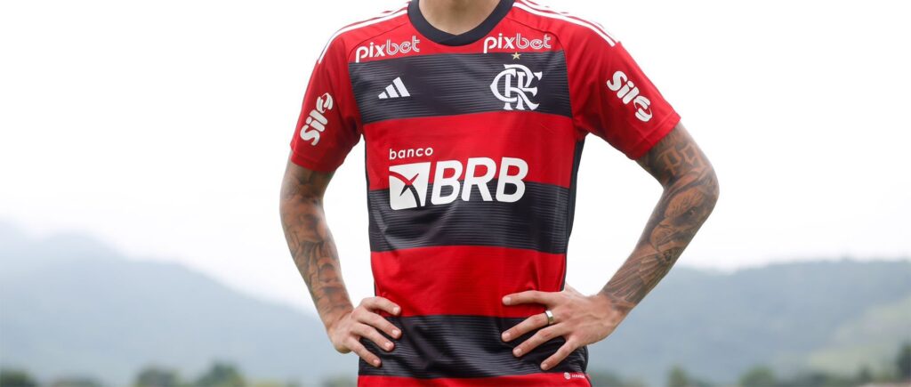 Flamengo tem quase R$ 200 milhões de patrocínio na camisa e se isola de Corinthians e Palmeiras