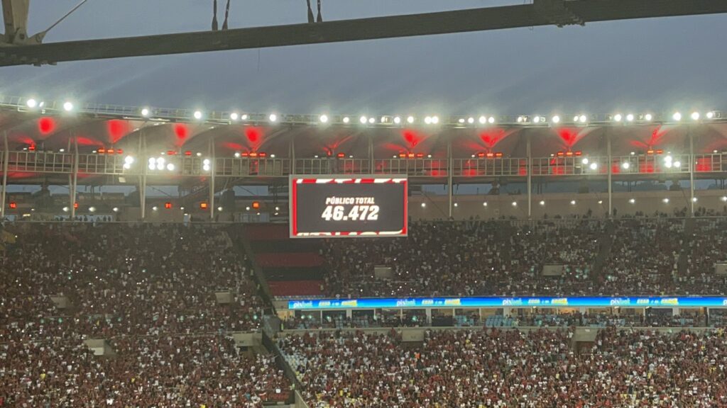 Até quinta, Flamengo só tinha vendido 12 mil ingressos, mas saída de Sampaoli fez torcida encher o Maracanã mais uma vez mesmo após vice