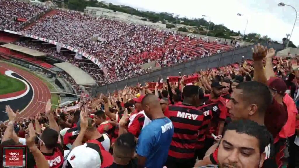 Torcida do Flamengo no Morumbi em 2018: sócio diamante tem que gastar salário mínimo para ir à final e torcedor comum, ainda mais