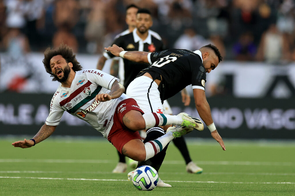 Fluminense perde pro Vasco e mantém Flamengo no G4