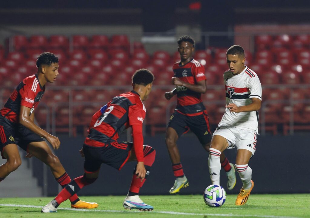 Flamengo empata com o São Paulo e é eliminado do Brasileirão Sub-17