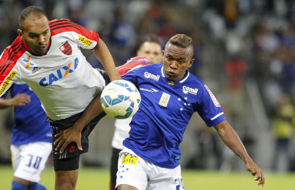 Flamengo e Cruzeiro se reencontram no Mineirão após oito anos da última vitória dos donos da casa