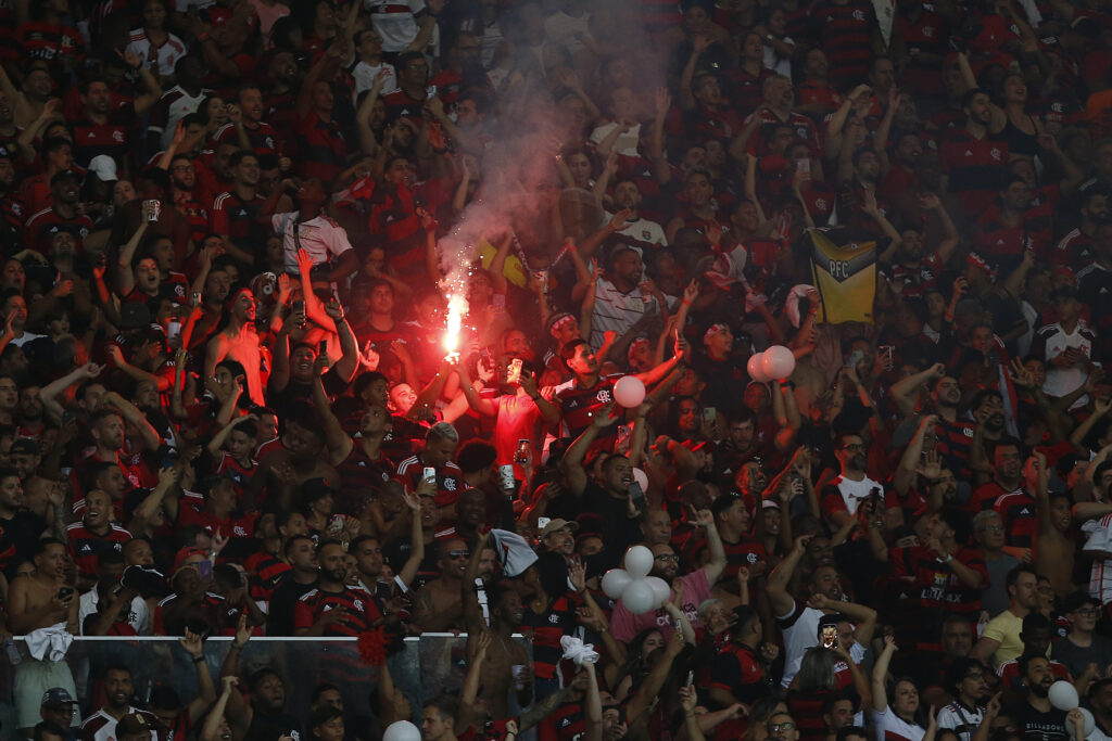 Torcida do Flamengo no Maracanã; partida contra o Vasco bateu recorde de público do Brasileirão 2023