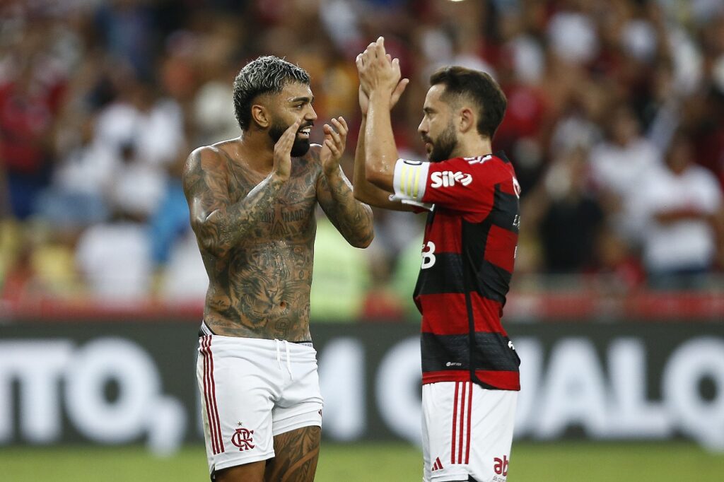 Gabigol e Everton Ribeiro devem renovar com o Flamengo nas próximas semanas