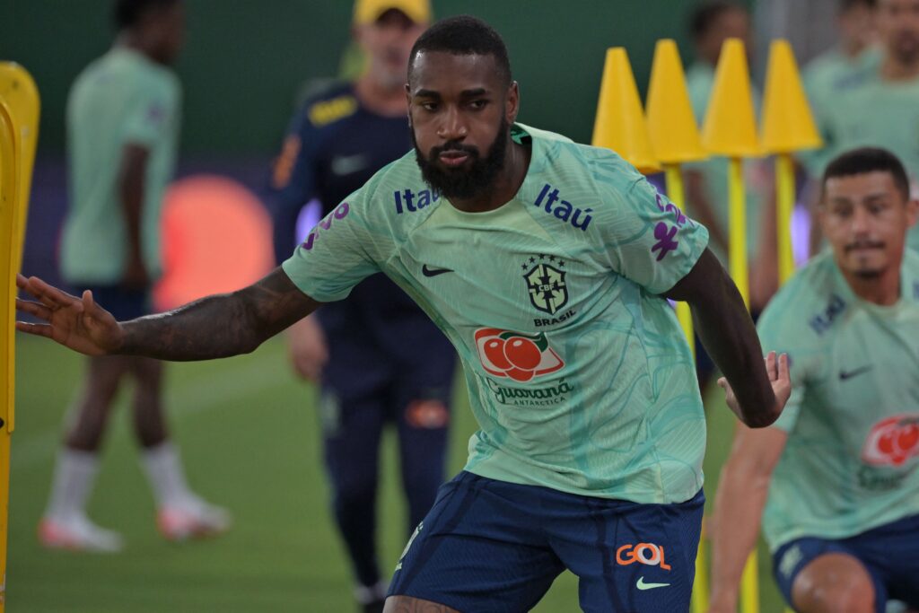 Gerson em aquecimento da Seleção Brasileira; Ex-Flamengo na seleção, entrevista de Cebolinha, Vini Jr, Tite e as últimas notícias