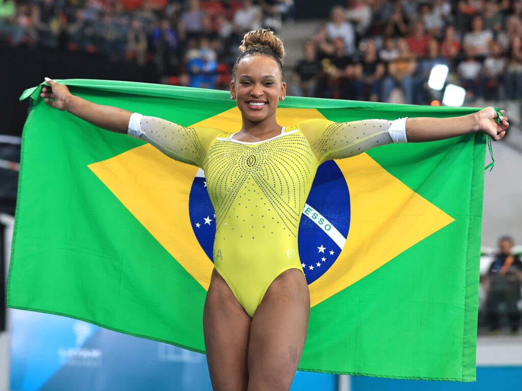 Rebeca Andrade conquista o ouro no salto do Pan-Americano e é ovacionada