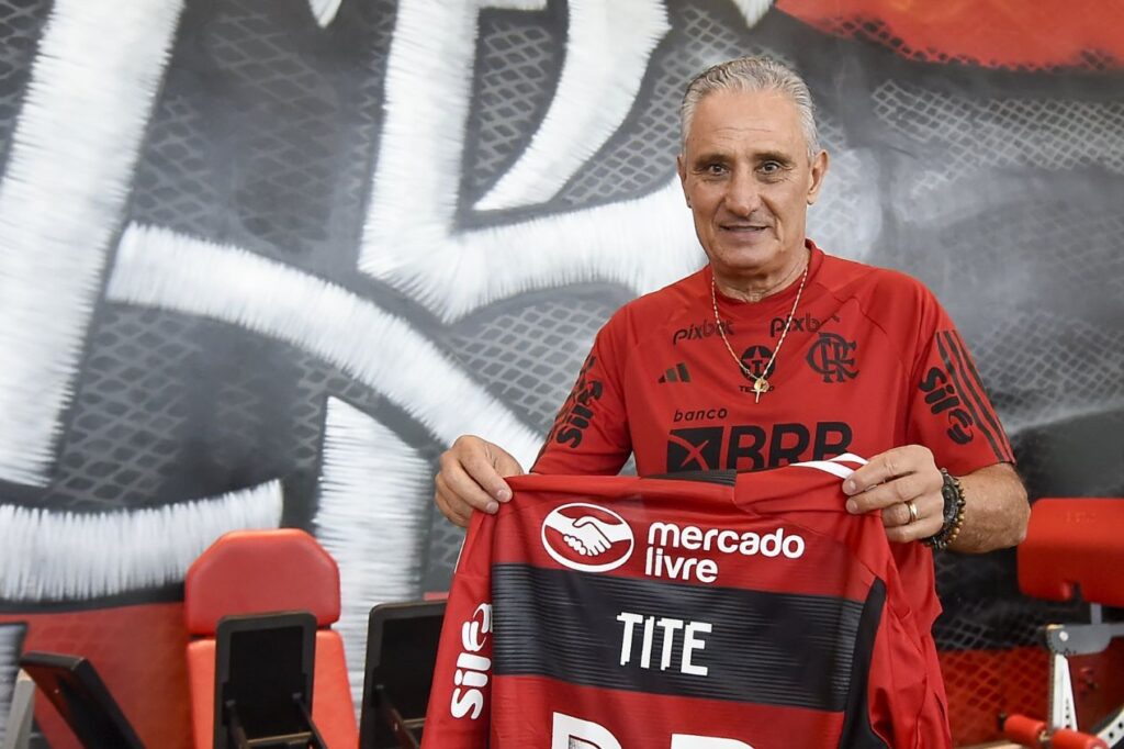 Ao assumir Flamengo após disputar duas Copas do Mundo pelo Brasil, Tite quebra tabu de mais de 20 anos na Gávea