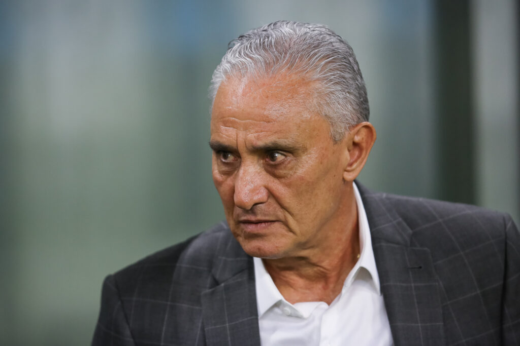 Tite em jogo do Flamengo; treinador comentou derrota para o Santos e expulsão de Gerson