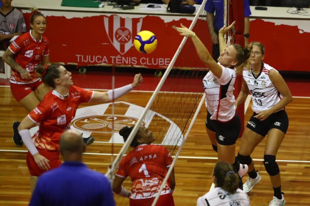 Flamengo e Tijuca em partida válida pelo Campeonato Carioca de Vôlei Feminino