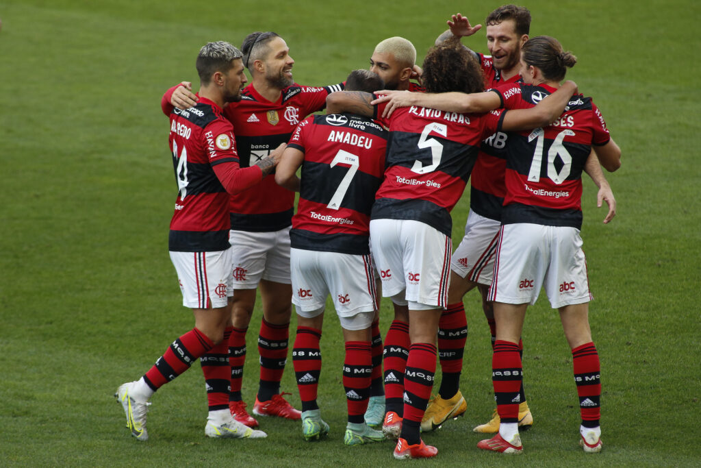Última vitória do Flamengo sobre o Corinthians na Neo Química Arena pelo Brasileirão teve show de Arrascaeta