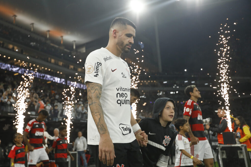 Cria do Flamengo, Renato Augusto é um dos destaques do Corinthians desde 2021. Craque explicou porque não voltou para o Mengão