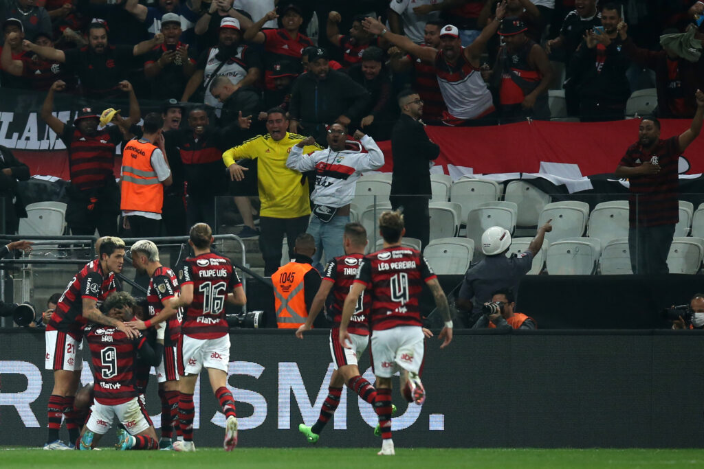 Torcida do Flamengo esgota ingressos para jogo contra Corinthians em 20 horas