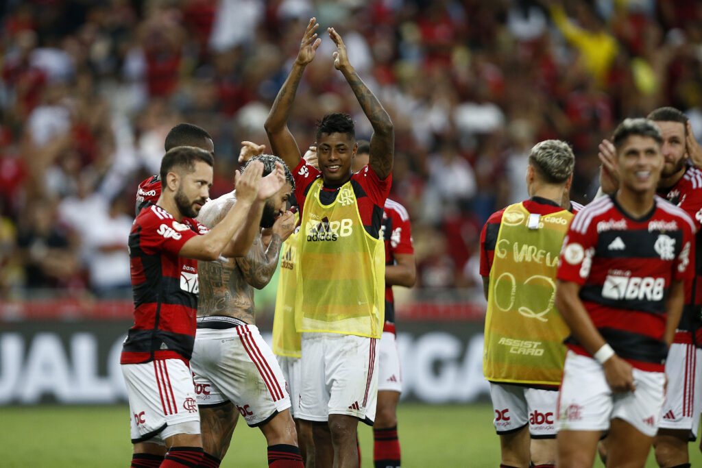 Vontade de Bruno Henrique prevaleceu sobre desejo de empresários na renovação com o Flamengo e não ir para o Palmeiras, segundo PVC