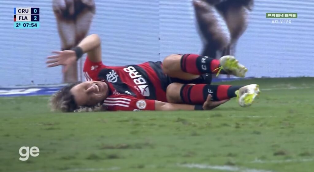 Flamengo emite nota sobre lesão de David Luiz após exames no CT