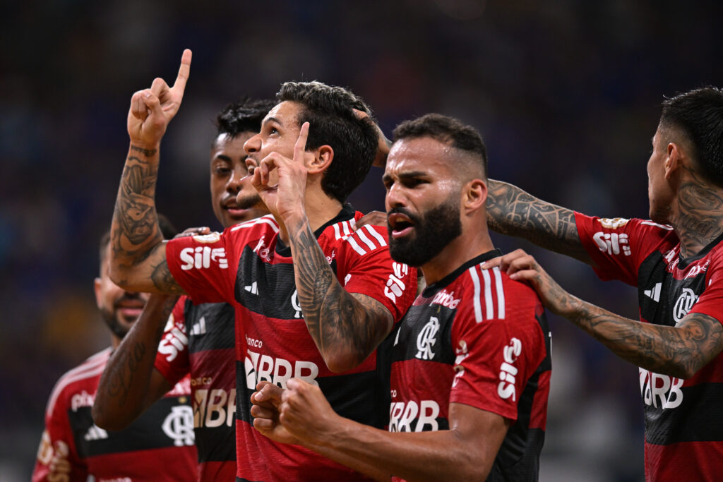 Pedro, Bruno Henrique e Thiago Maia contra o Cruzeiro; veja os pendurados do Flamengo contra o Grêmio