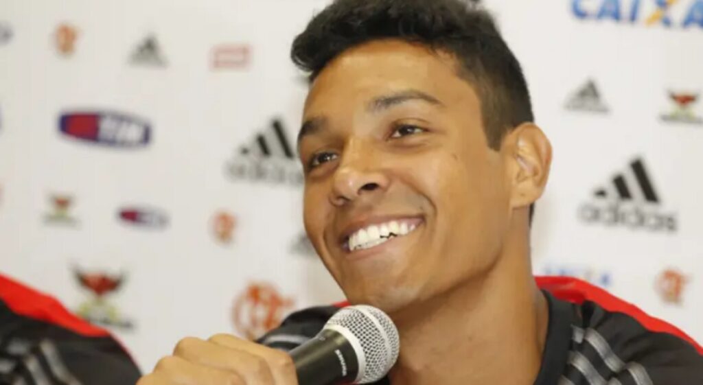 Antônio Carlos ex-Flamengo pode jogar no Fluminense