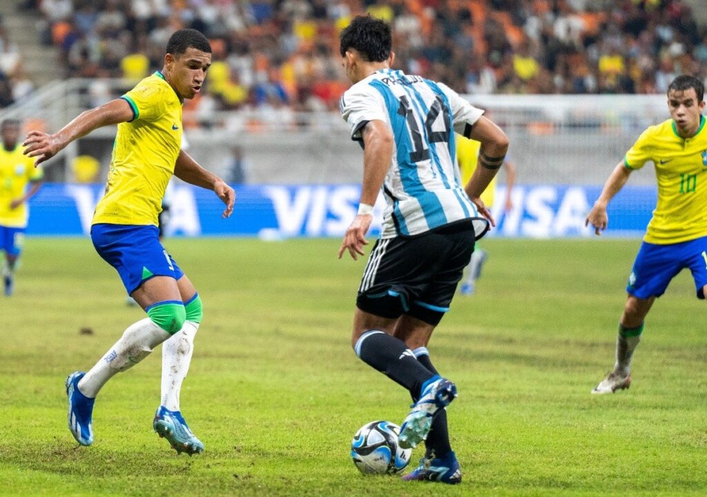 Argentina humilha Brasil na Copa do Mundo Sub-17