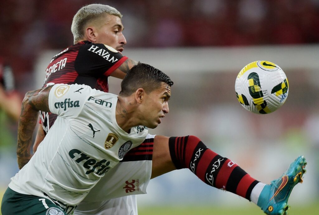 Arrascaeta e Dudu em Flamengo x Palmeiras