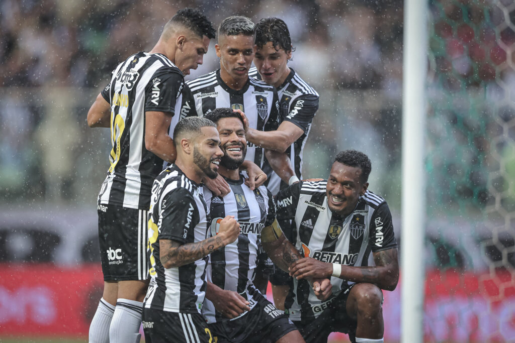 Jogadores do Atlético-MG comemoram gol no Brasileirão; time é o próximo adversário do Flamengo