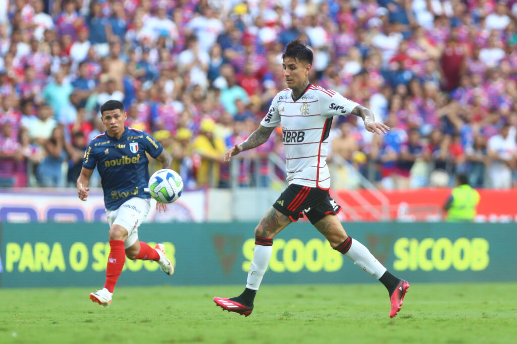 Erick Pulgar foi peça-chave em vitória do Flamengo contra Fortaleza, mas Tite enaltece trabalho coletivo