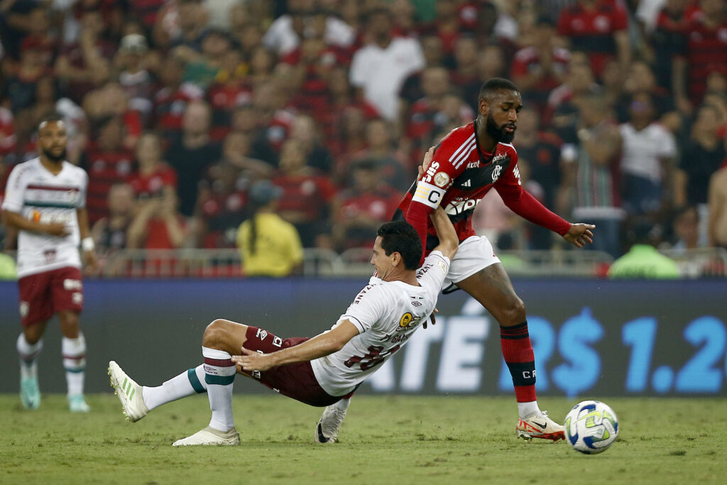 Gerson durante Flamengo x Fluminense, pelo Brasileirão