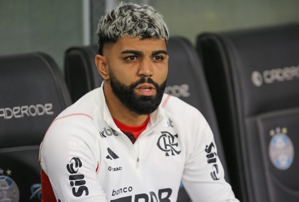 Gabigol no banco do Flamengo; procedimento o tira do duelo com o São Paulo