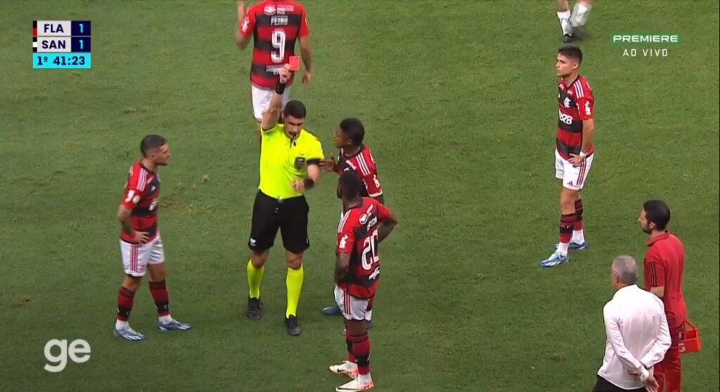 Gerson é expulso no primeiro tempo de Flamengo x Santos; Gaciba detona a intervenção do VAR