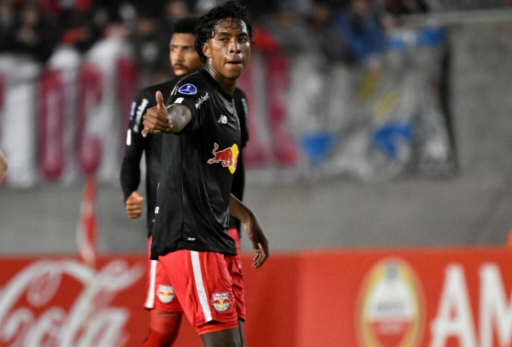 Léo Realpe é desfalque para o Bragantino contra Flamengo