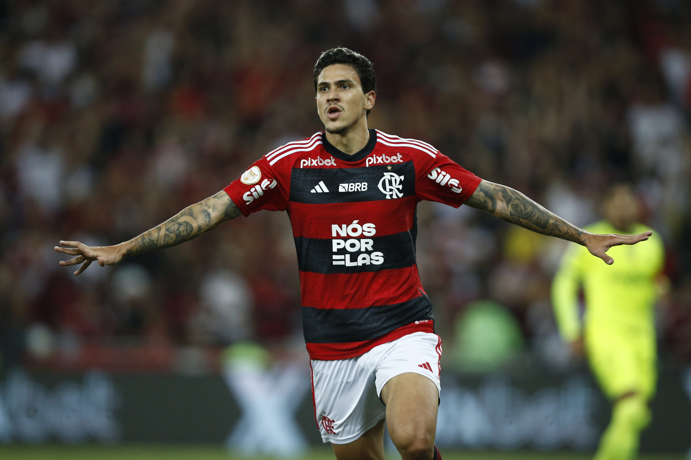 Flamengo 3 x 0 Palmeiras: Fla vence confronto direto e embola briga pelo  título do Brasileirão