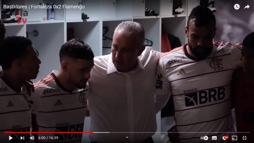 Tite e Arrascaeta em vestiário do Flamengo