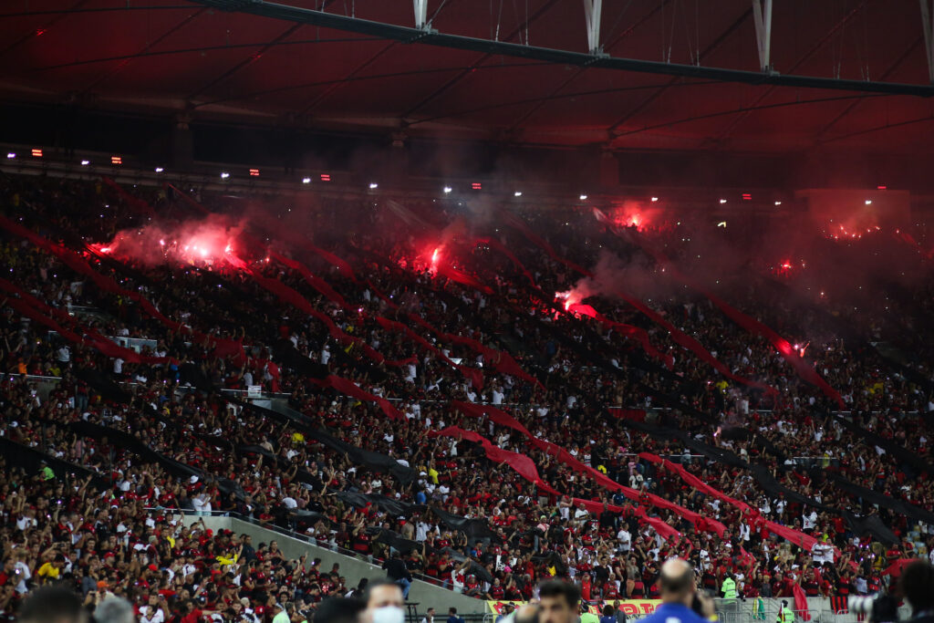 Torcida do Flamengo durante partida no Maracanã; Organizadas anunciam união para reta final do Brasileirão