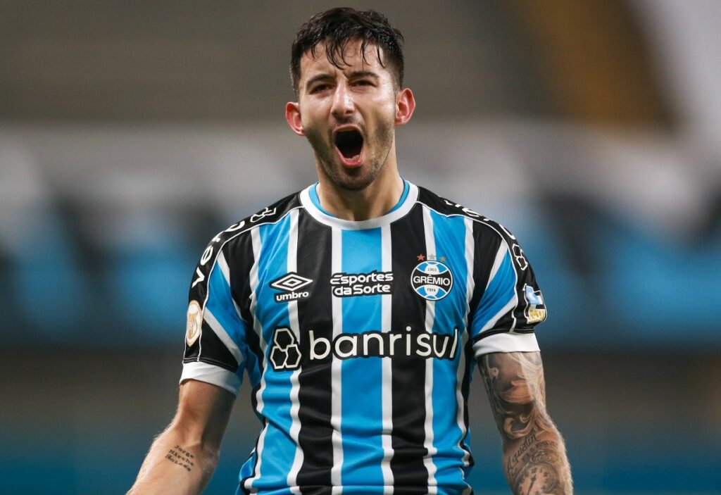 Villasanti em campo pelo Grêmio