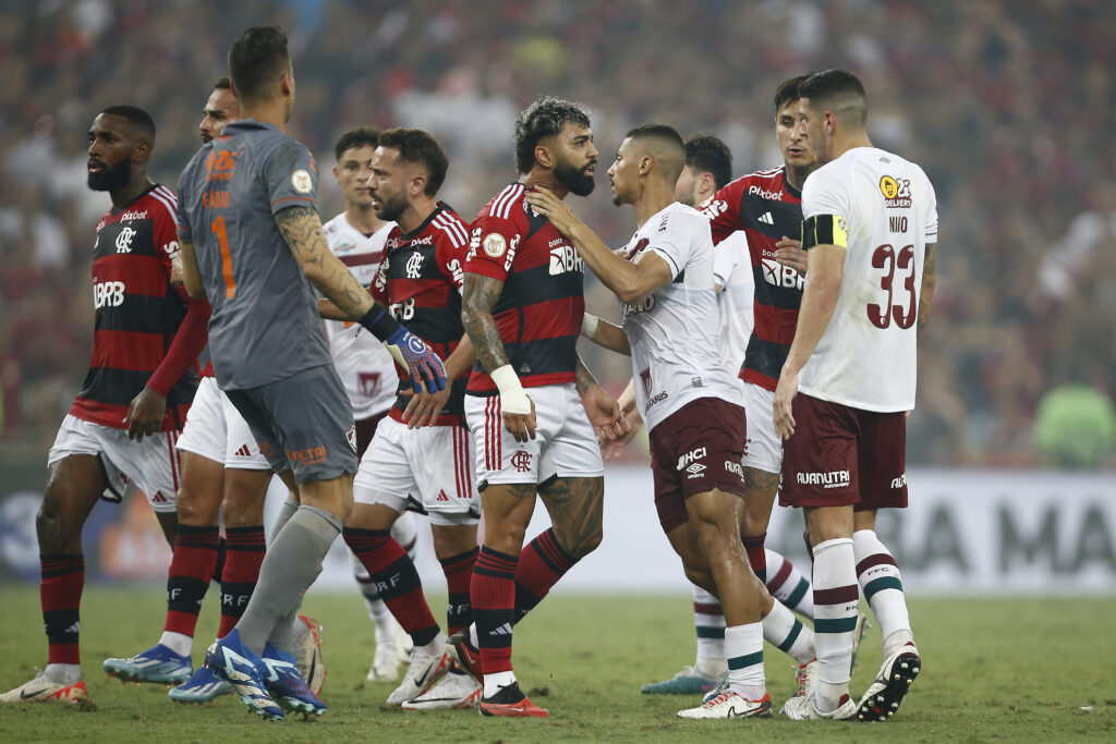 Após expulsão na partida entre Flamengo e Fluminense, Casagrande faz alerta à Gabigol sobre momento do atacante em 2023