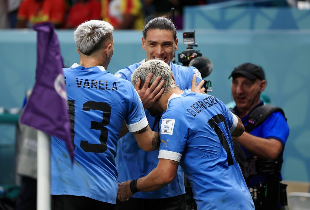 Argentina e Uruguai se enfrentam nesta quinta, pelas Eliminatórias da Copa do Mundo; veja onde assistir Arrascaeta, Varela e Messi