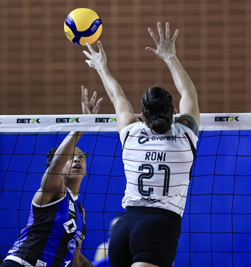 Sesc Flamengo vence Pinheiros pela Superliga Feminina