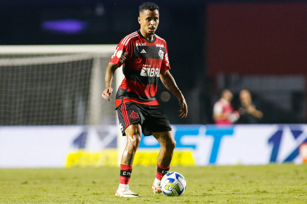 Allan estreou na Era Tita na derrota do Flamengo para o São Paulo