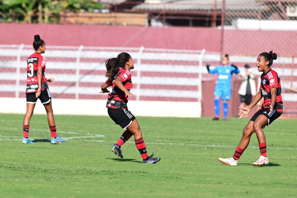 Flamengo avança para final da Copinha Feminina contra o Botafogo