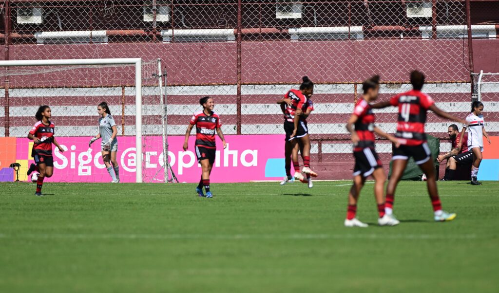 Flamengo enfrenta o Botafogo na final da Copinha Feminina