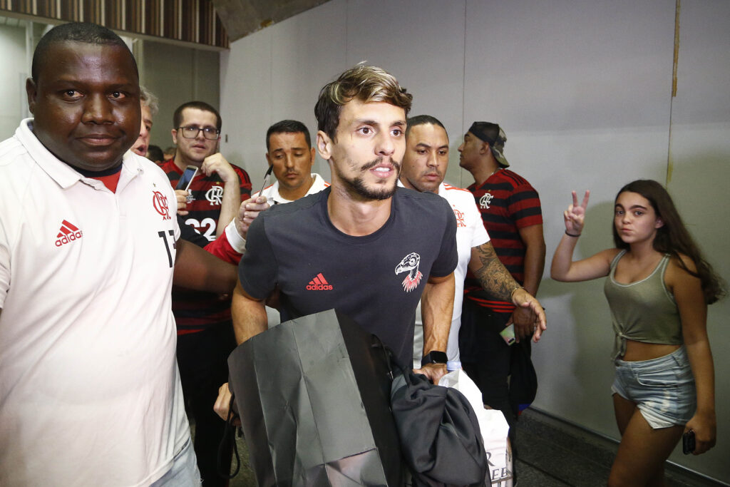 Rodrigo Caio deixará o Flamengo