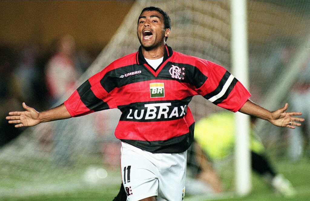 Romário com a camisa do Flamengo em 1999