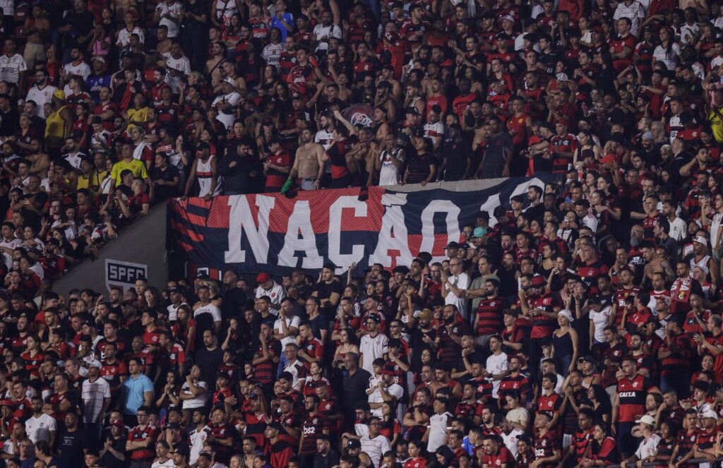 Torcida do Flamengo lotou sua parte no Morumbi
