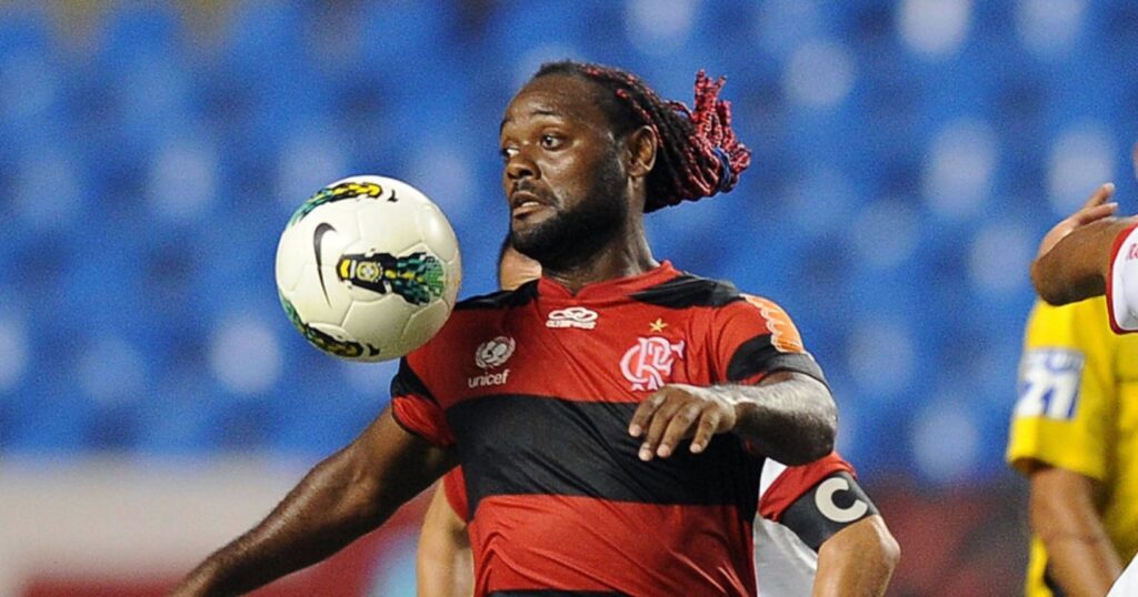 Vagner Love tem passagem pelo Flamengo