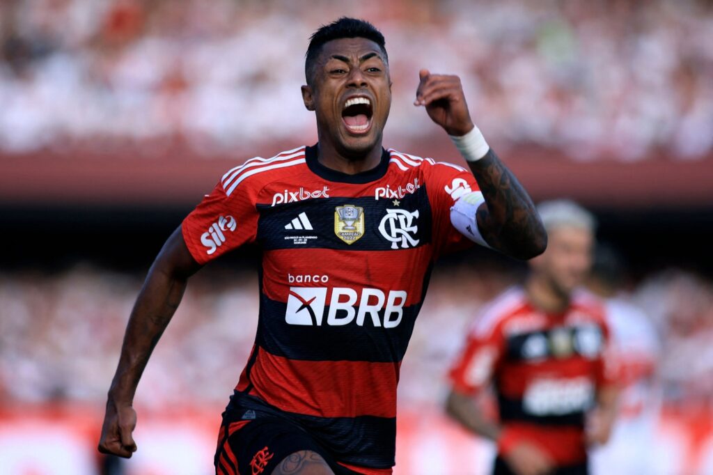 Bruno Henrique, atacante do Lamengo, comemora o primeiro gol do time no jogo de volta da final da Copa do Brasil entre Flamengo e São Paulo, no Morumbi