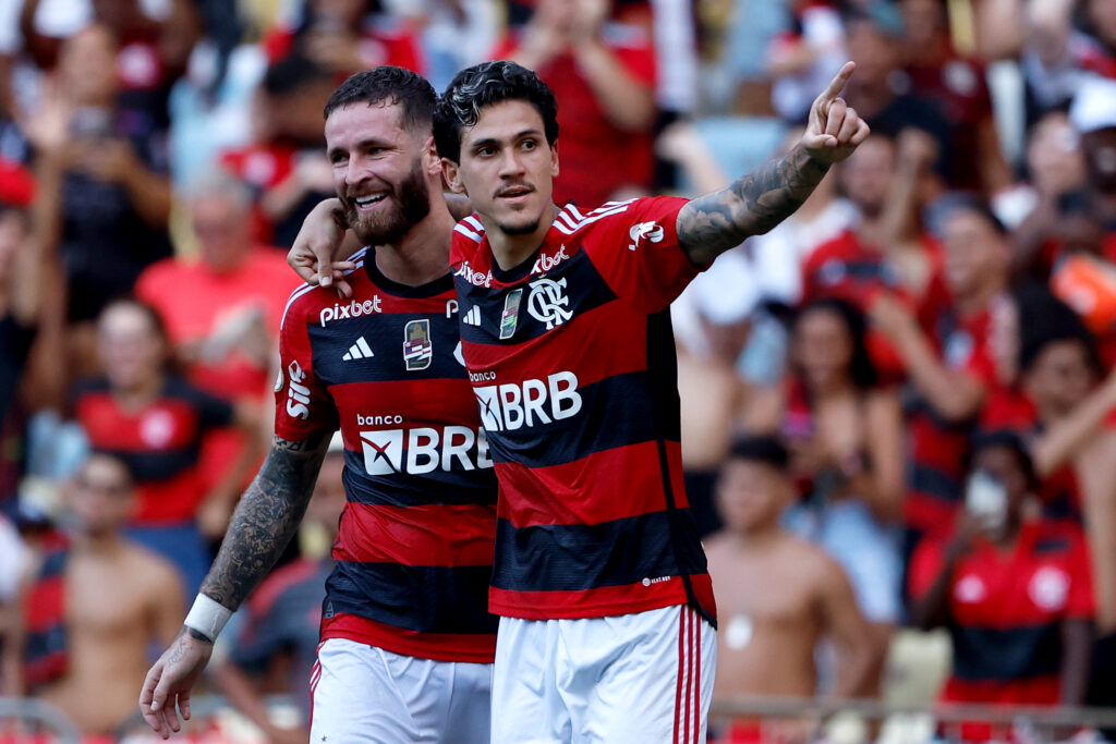 Léo Pereira leva cartão em Flamengo x Cuiabá e vira desfalque para Tite na última rodada do Brasileirão
