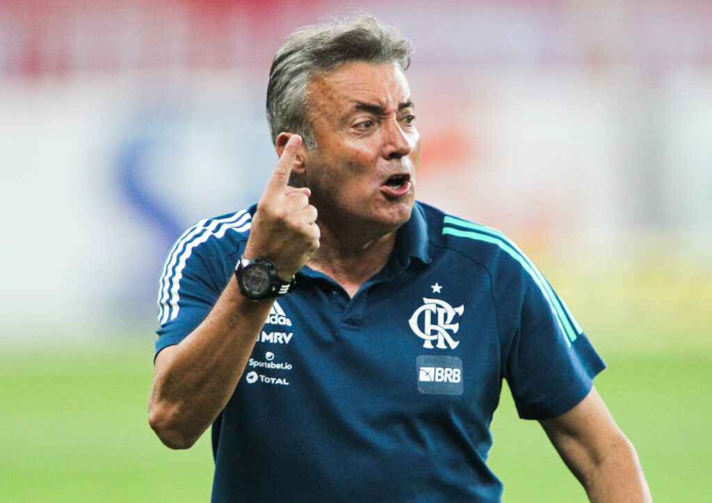 Domènec Torrent, ex-Flamengo, não conseguiu chegar a um acordo com Athletico