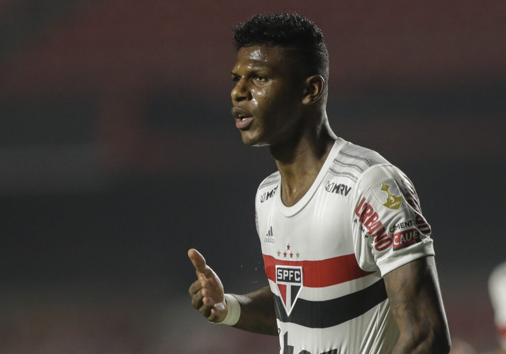 Arboleda foi oferecido ao Flamengo